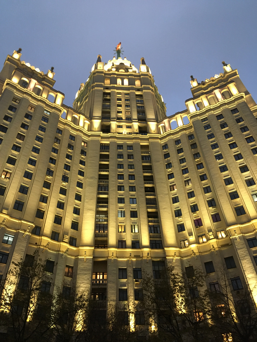 Высотка на Котельнической набережной