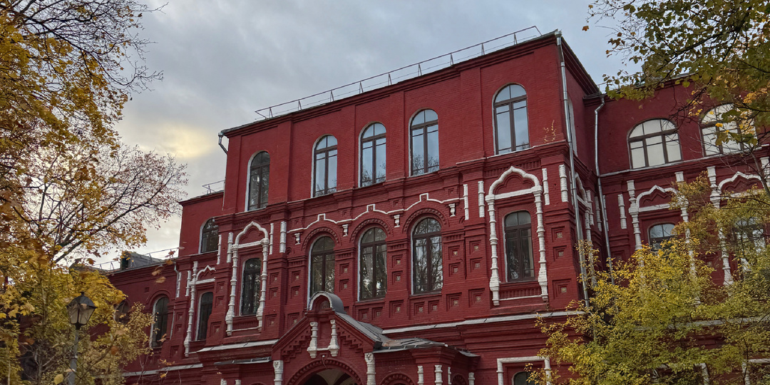 Закрытая московская больница имени братьев Бахрушиных (ГКБ №33 им. Остроумова). Немного истории и современное состояние