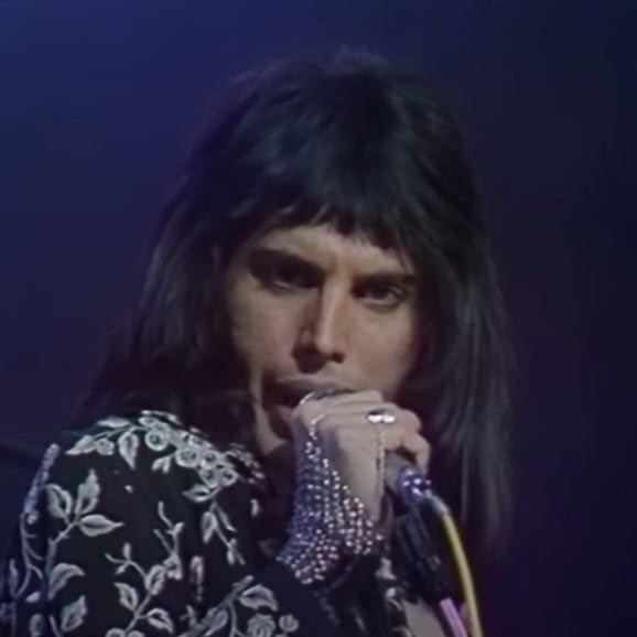     Группа Queen показала свой самый первый клип