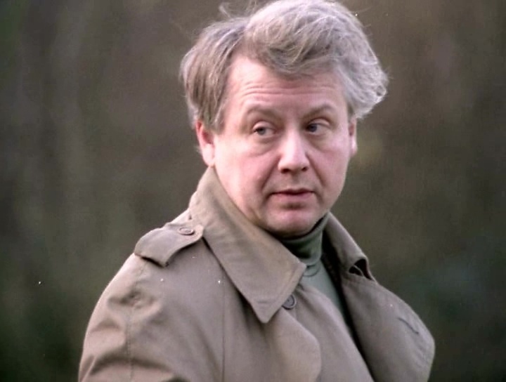 Николай Павлович начальник Сергея Макарова кадр из фильма «Полёты во сне и наяву»
