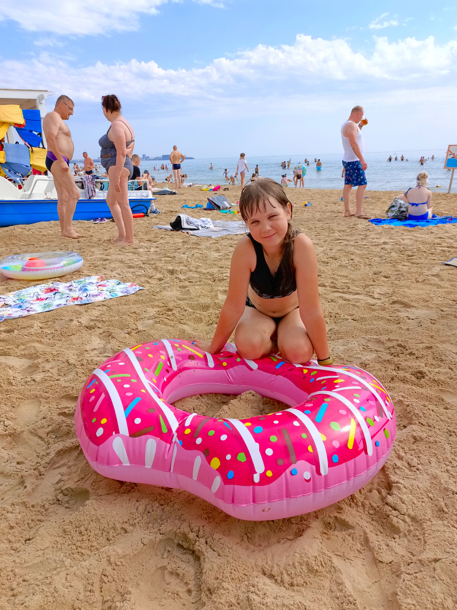 Пляж Морей в Анапе после дождя.