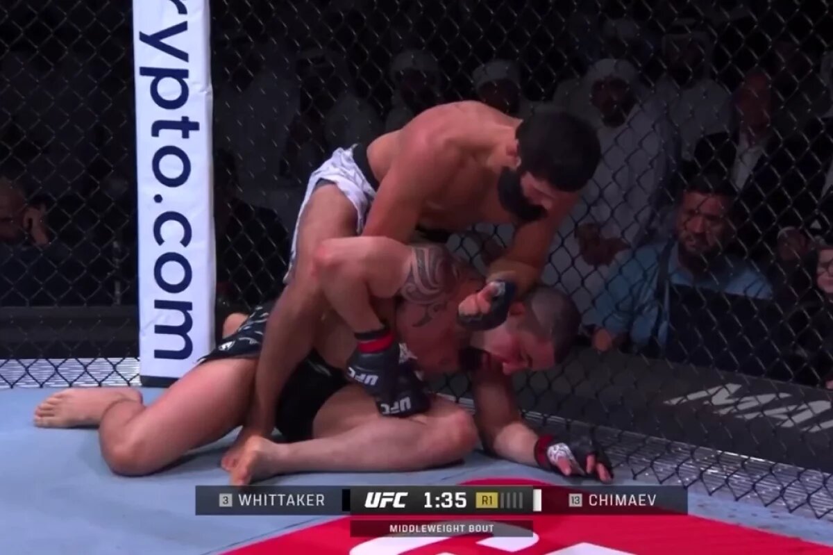    Боец UFC Хамзат Чимаев потребовал пояс чемпиона, досрочно одолев Уиттакера