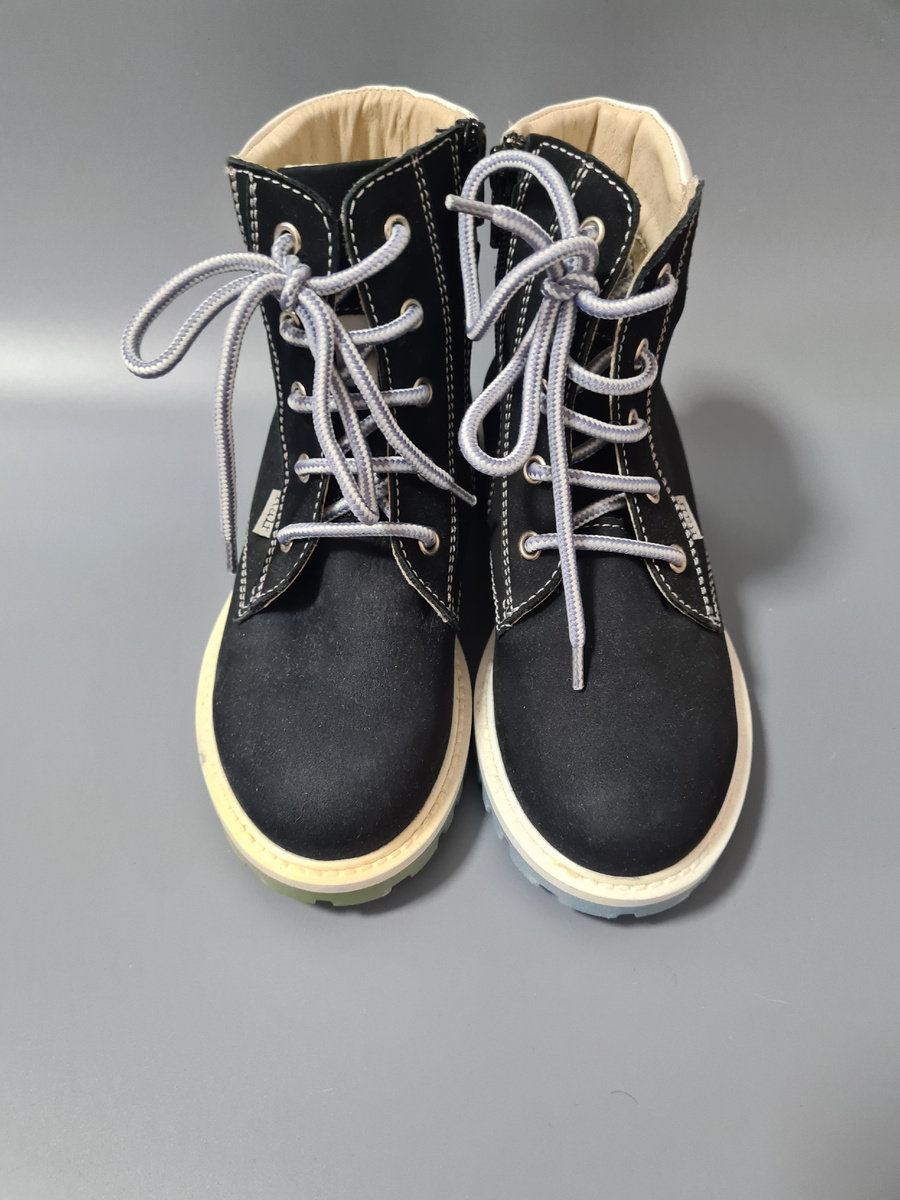 фото ботинок на фотофоне