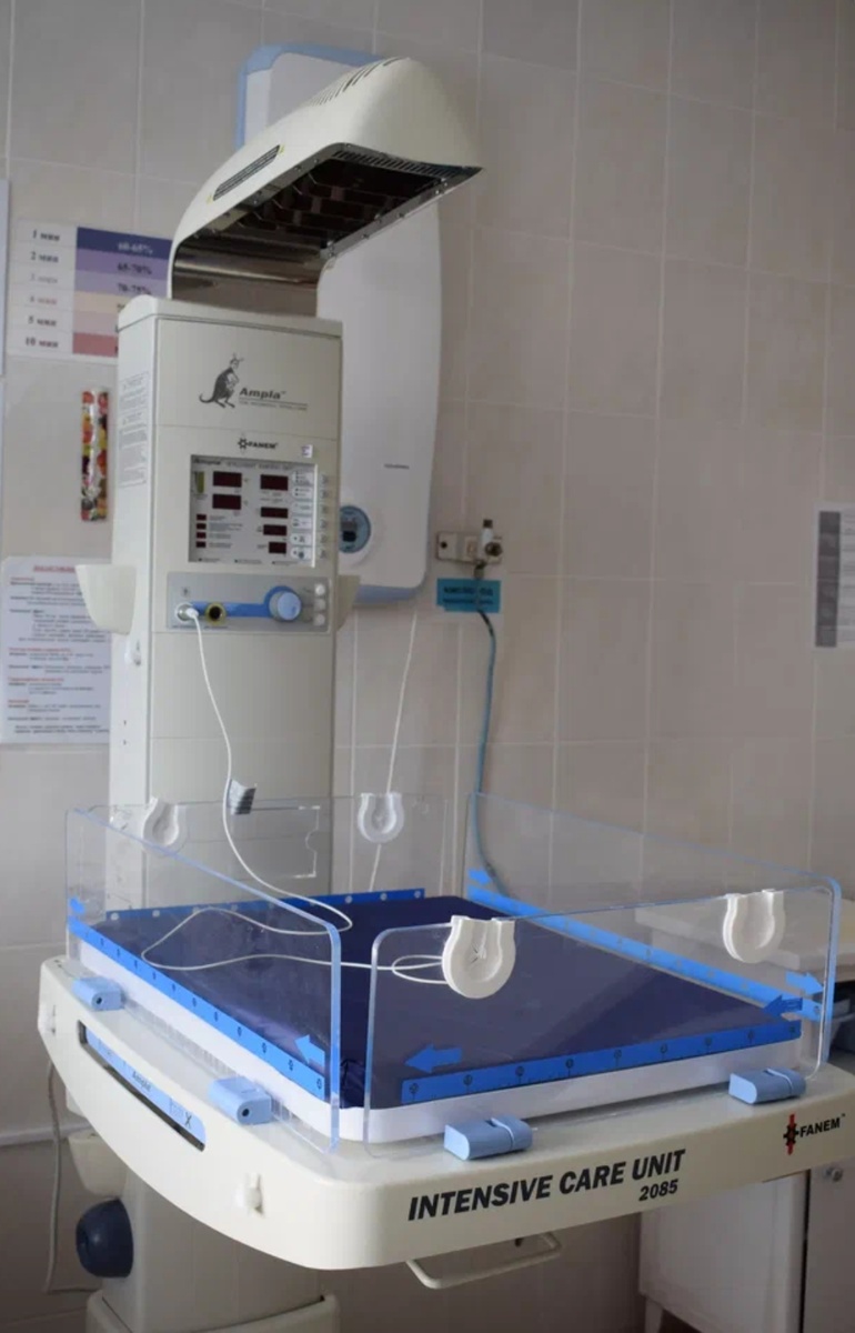 Столик с подогревом для младенцев