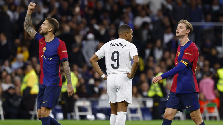    Нападающий «Реала» Килиан Мбаппе (№9) после четвертого гола «Барселоны» в класико в Мадриде 26 октября (0:4). Reuters