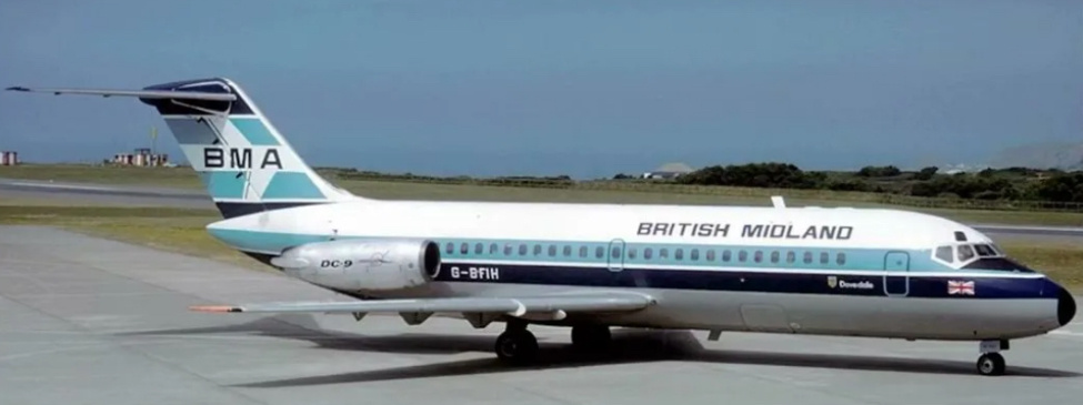 Одна из самых распространенных ливрей DC-9. Британская авиакомпания «British Midland»