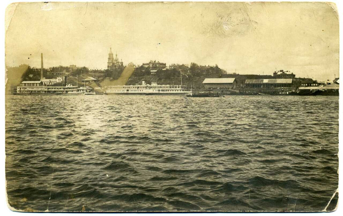    Вид на Хабаровск с Амура, начало 20 века