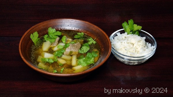 Суп говяжий с дайконом и рисом