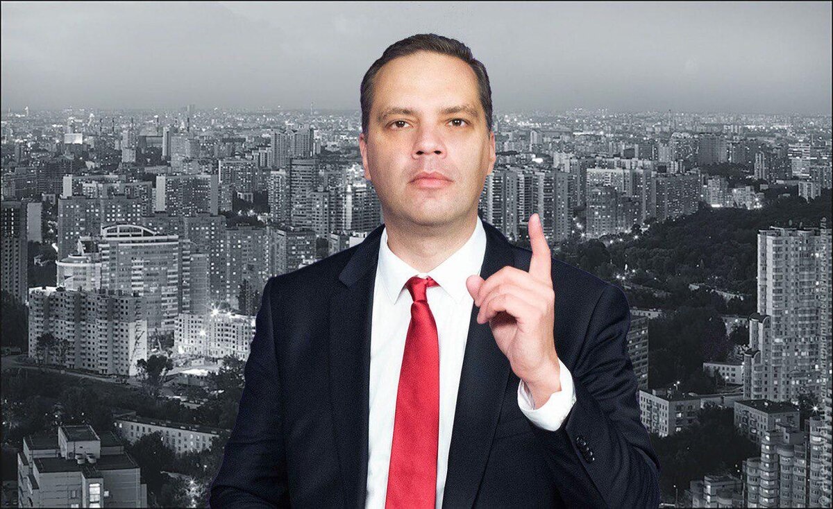 Владимир  Милов