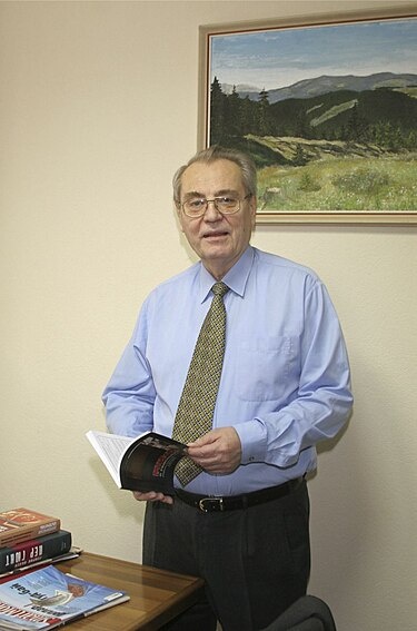 Юлий Александрович Квицинский (28 сентября 1936, Ржев — 3 марта 2010, Москва) — советский и российский дипломат и политик, посол по особым поручениям МИД СССР (1981—1986), посол СССР в ФРГ (1986—1990), с мая по сентябрь 1991 года первый заместитель министра иностранных дел СССР. Выдвиженец и соратник министра иностранных дел СССР Андрея Громыко. В 1992 году уволен из МИД РФ при министре Козыреве, спустя пять лет возвращён на дипломатическое поприще при министре Примакове. Посол РФ в Норвегии (1997—2003). С 2003 года до конца жизни — депутат Госдумы РФ 4—5 созывов (от КПРФ)