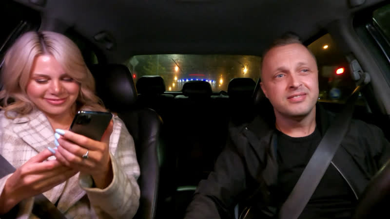 Дмитрий Потапов в такси. Фото: Яндекс-картинки