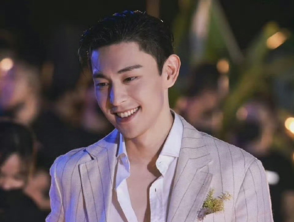 Актёр Дэн Лунь