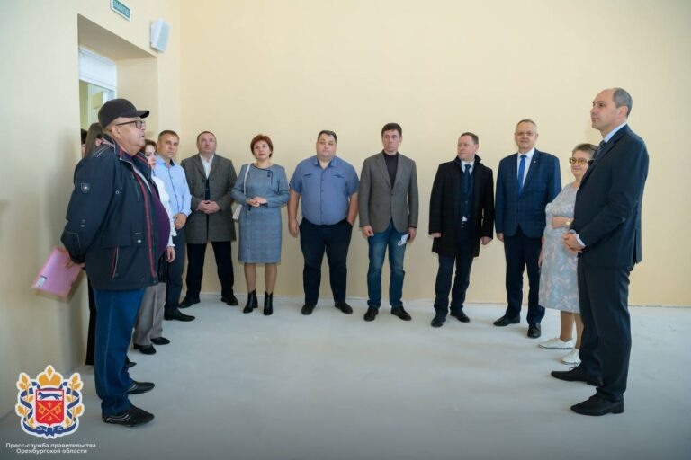    В Красногвардейском районе заканчивают ремонт гимназии с рухнувшей крышей Оренбуржье