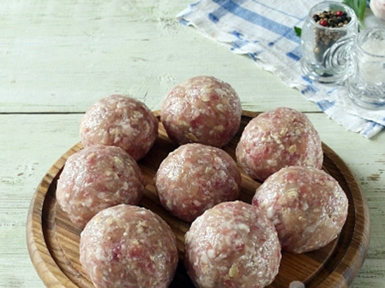 Тефтели из фарша на сковороде