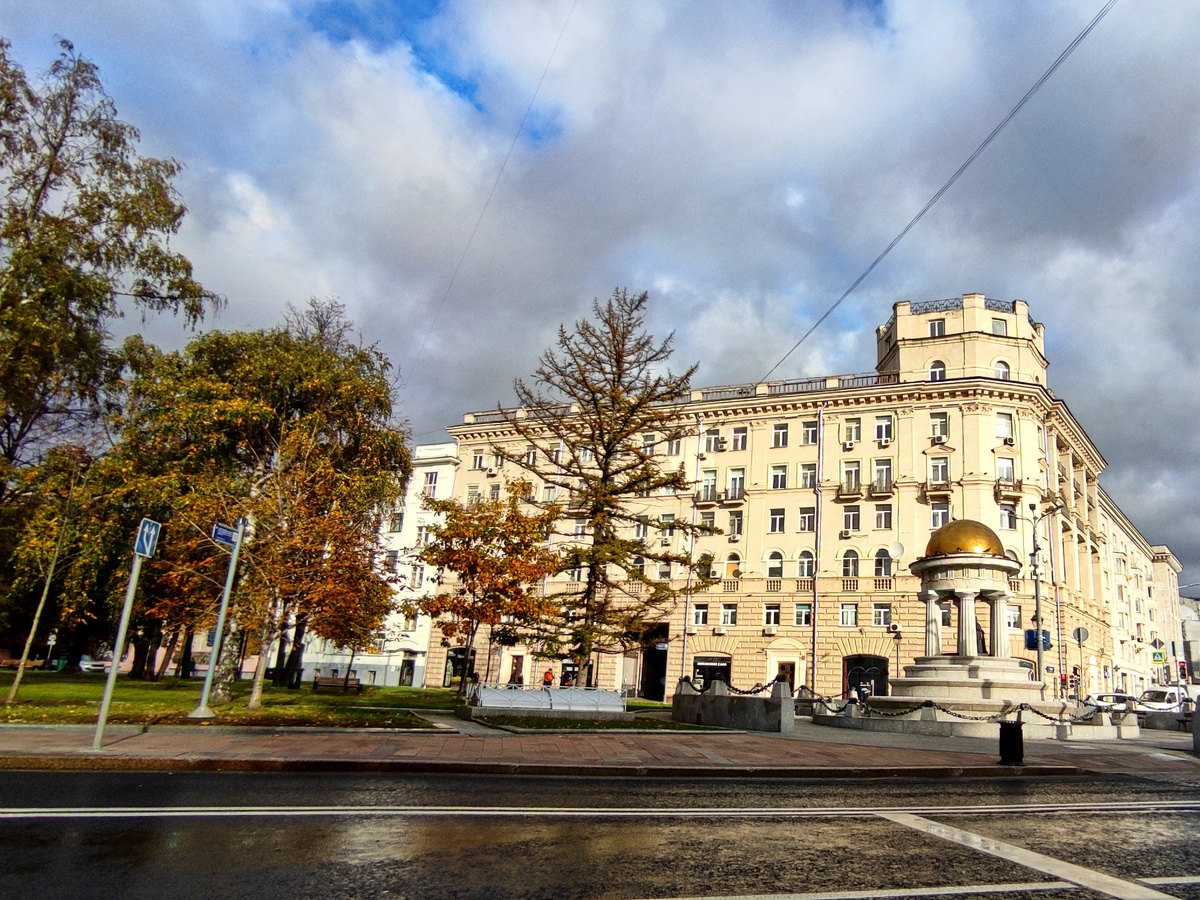 Малая Никитская 