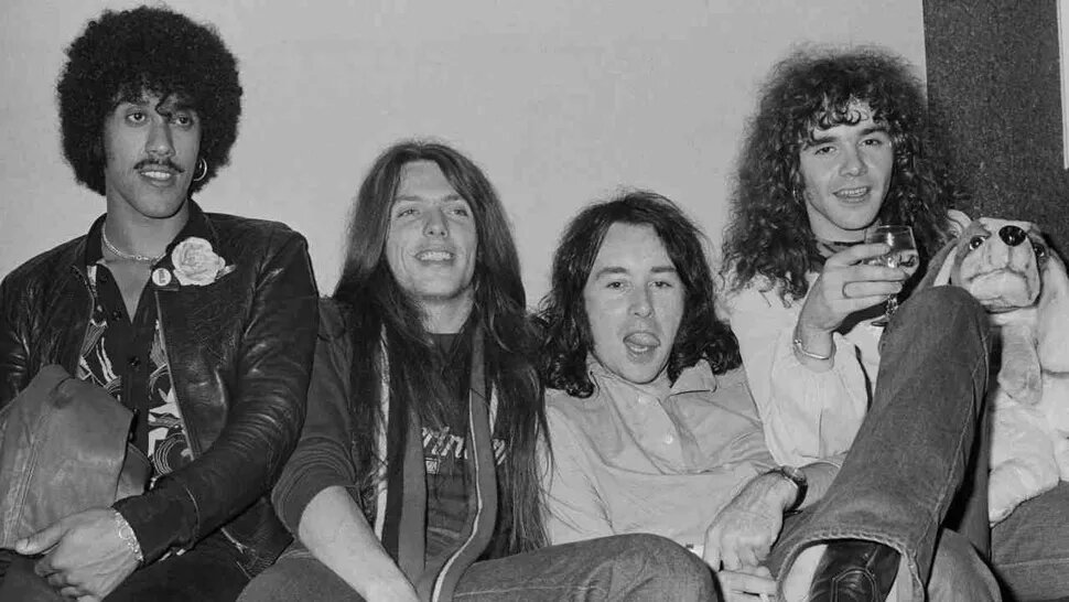 Брайан Робертсон (справа) с Thin Lizzy в 1976 году