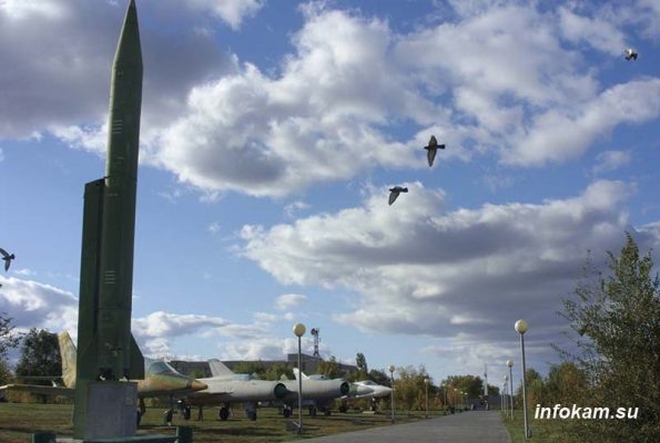    Камышин. Парк Победы. Музей авиации под открытым небом (2010 год)
