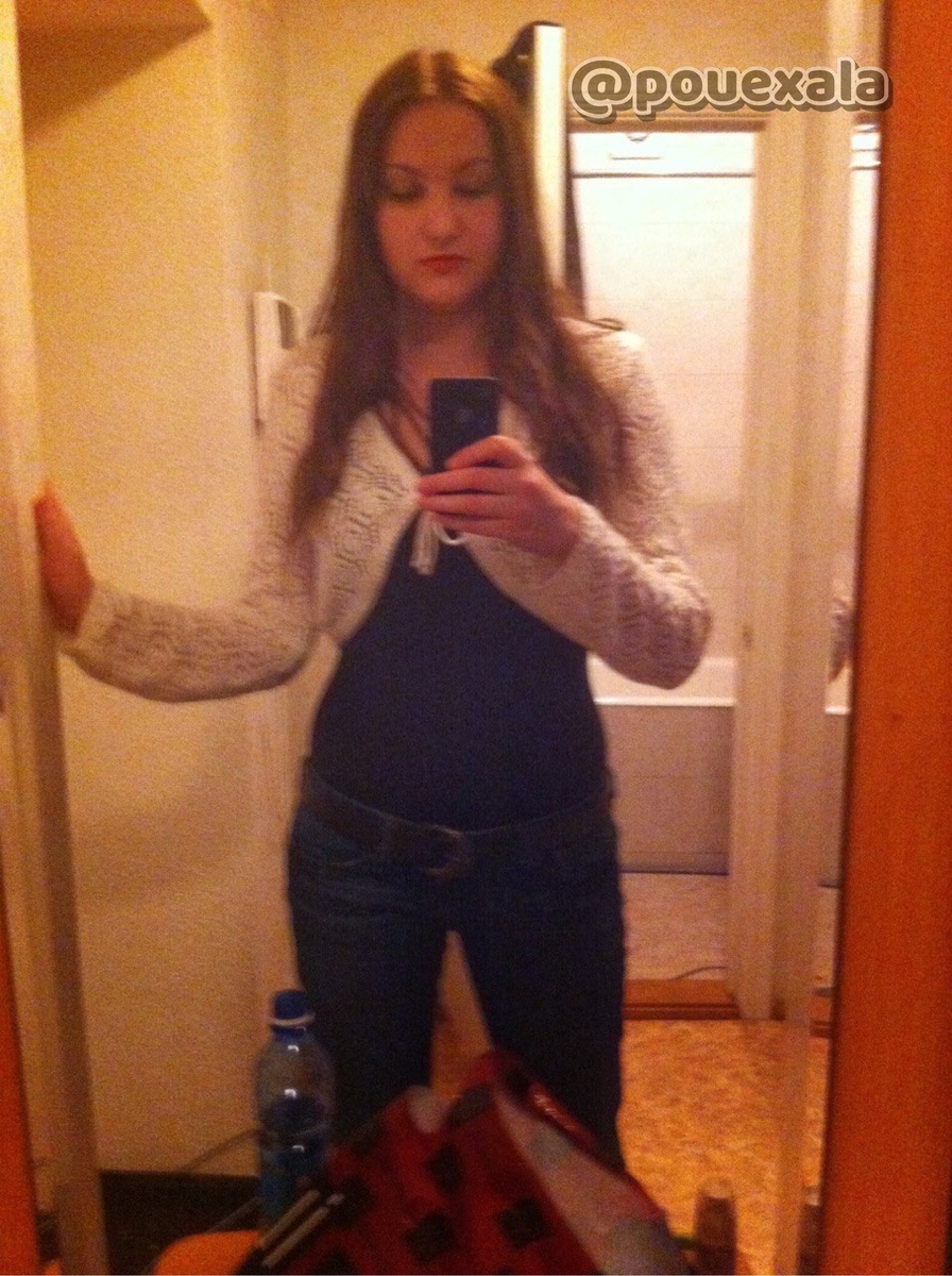 Здесь мне 26, очень стройная. Была не всегда такой, в 24 года я была на 15 кг больше. Вес - это вообще отдельная тема