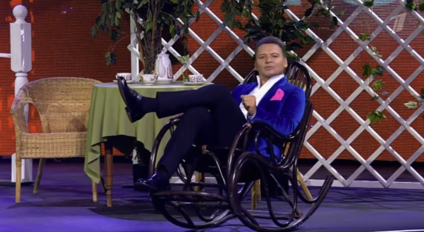 Ведущий - Александр Олешко. 