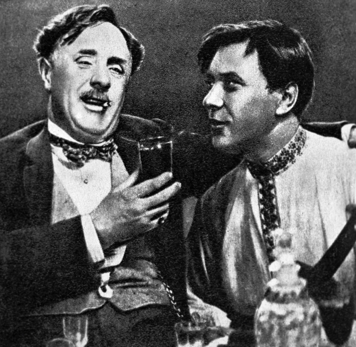    Впоследствии восторг от трюков цирковых артистов сменится благоговением от кинематографа. Как-то раз Жаров увидел «потрясающее зрелище» — рекламную вывеску: «Синематограф Эдисон, или Чудо XX века» у Екатерининского парка. После этого будущий актёр стал ходить только в кино / РИА Новости