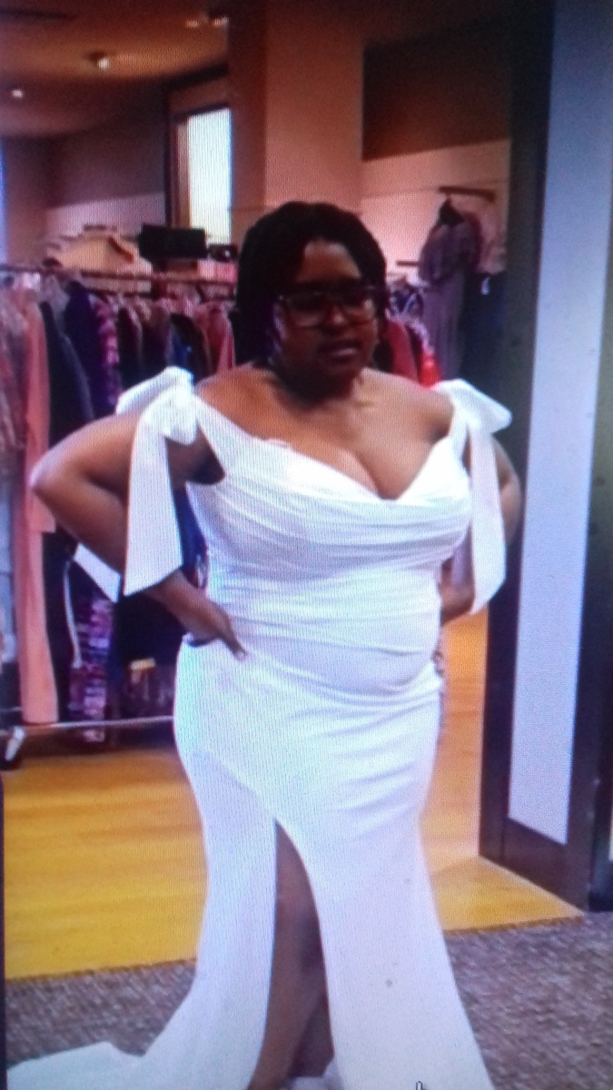 фото из интернета.Примерка свадебного платья.