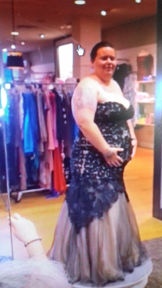 фото из интернета. Примерка свадебного платья.