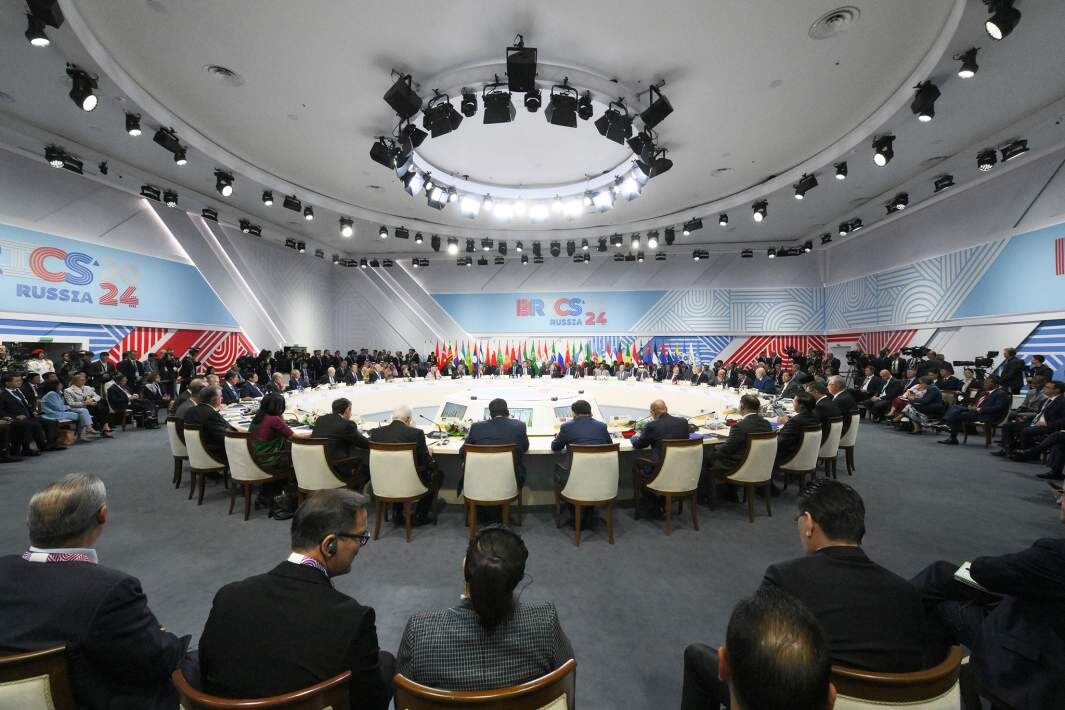 Фото: фотохост-агентство brics-russia2024.ru/Алексей Даничев / Пленарное заседание XVI саммита БРИКС в формате «аутрич» / «БРИКС плюс» 