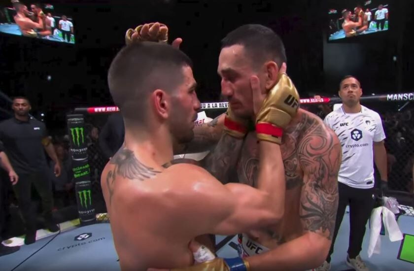 Илия Топурия благодарит за бой Макса Холлоуэя. Фото: соцсети. 