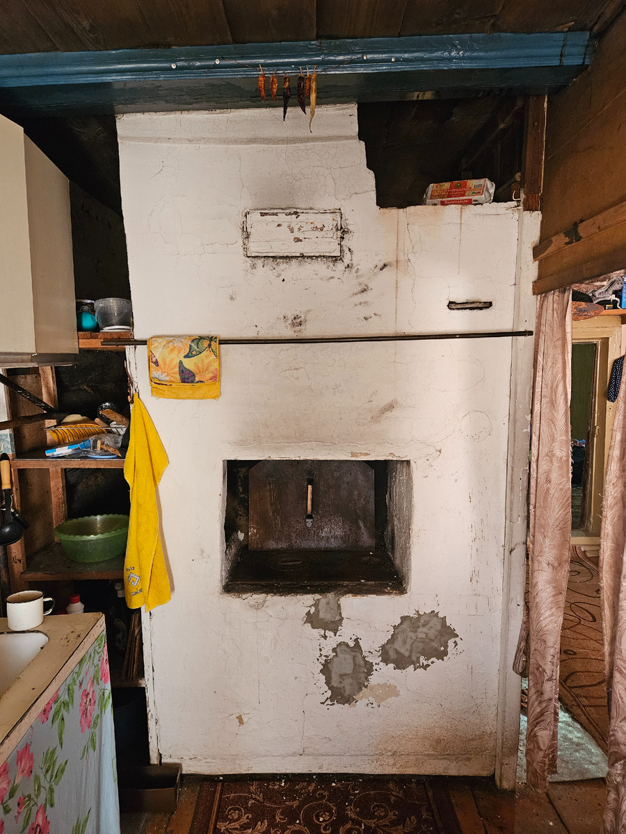 Первое фото нашей печи. Вокруг еще хаос и раздрай - уборка в самом разгаре.