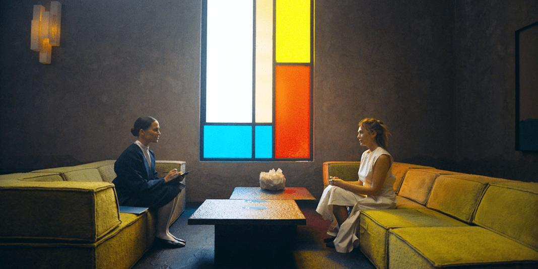 Фильм «Оценка» 2024: антиутопия о родительстве и борьбе за выживание в мире будущего