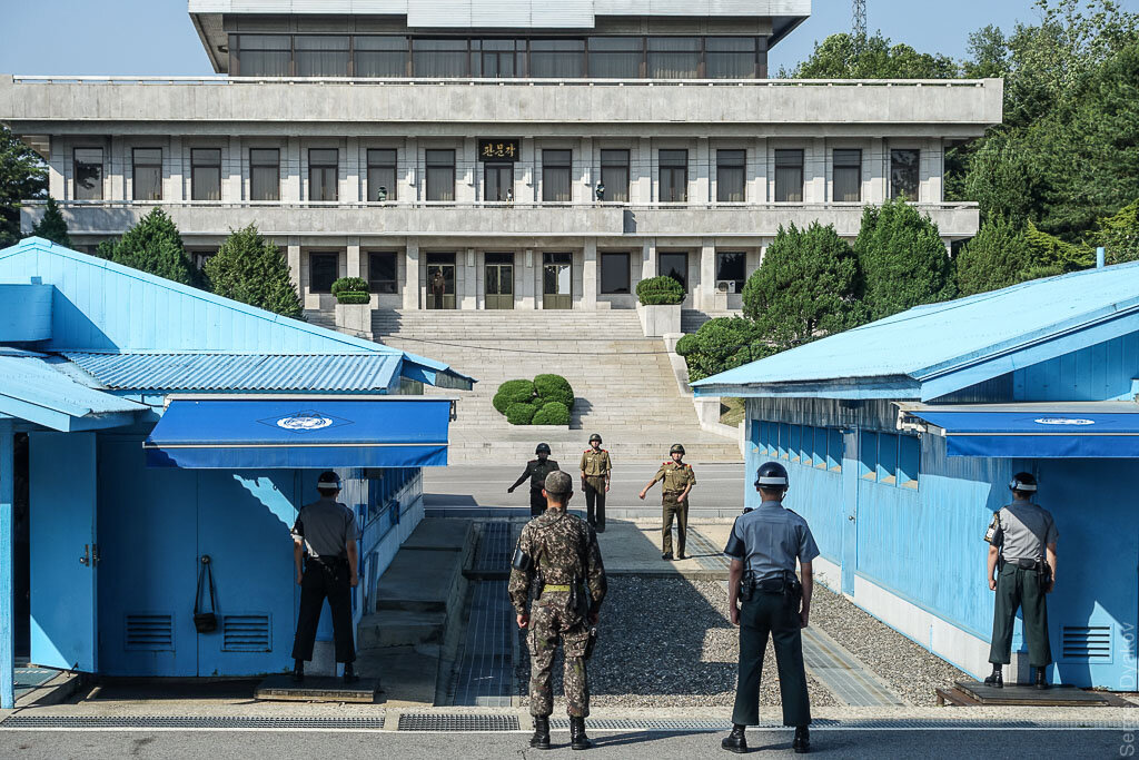 Что такое демилитаризованная зона. Дмз демилитаризованная зона. Дмз демилитаризованная зона. Демилитаризованная зона кндр. Дмз северная корея.