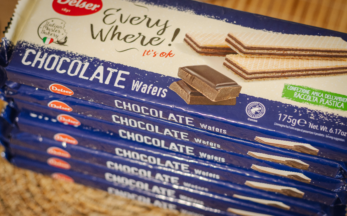 Не, не слипнется, они почти не сладкие