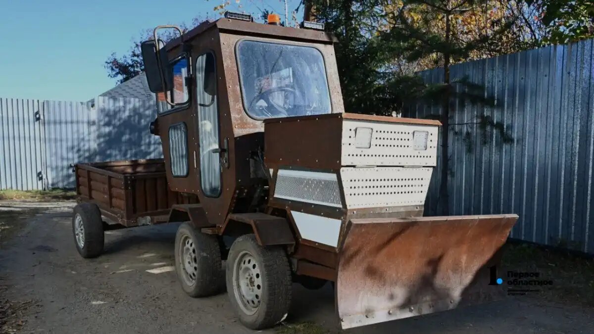 Фото: Людмила Ковалева / ИА «Первое областное» / 1obl.ru Самодельный трактор, собранный энтузиастом Борисом Поддубным из Челябинска