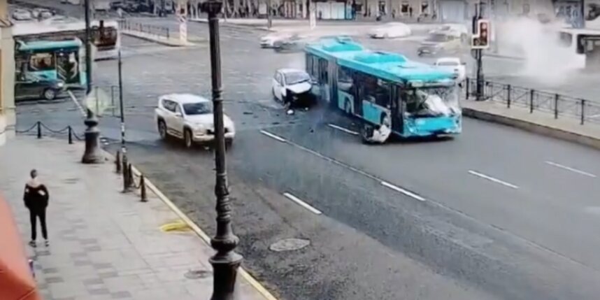    Скриншот видео полицейского главка