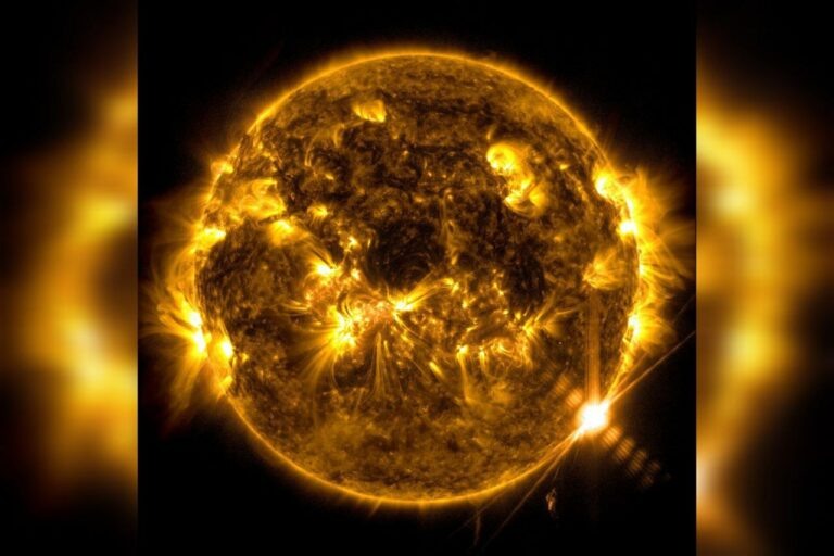    Ни дня без бури: 28 октября на Землю вновь обрушится солнечный ветер Белов Михаил Александрович