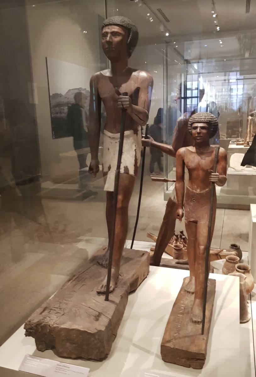 Смотрелась повязка примерно так. 