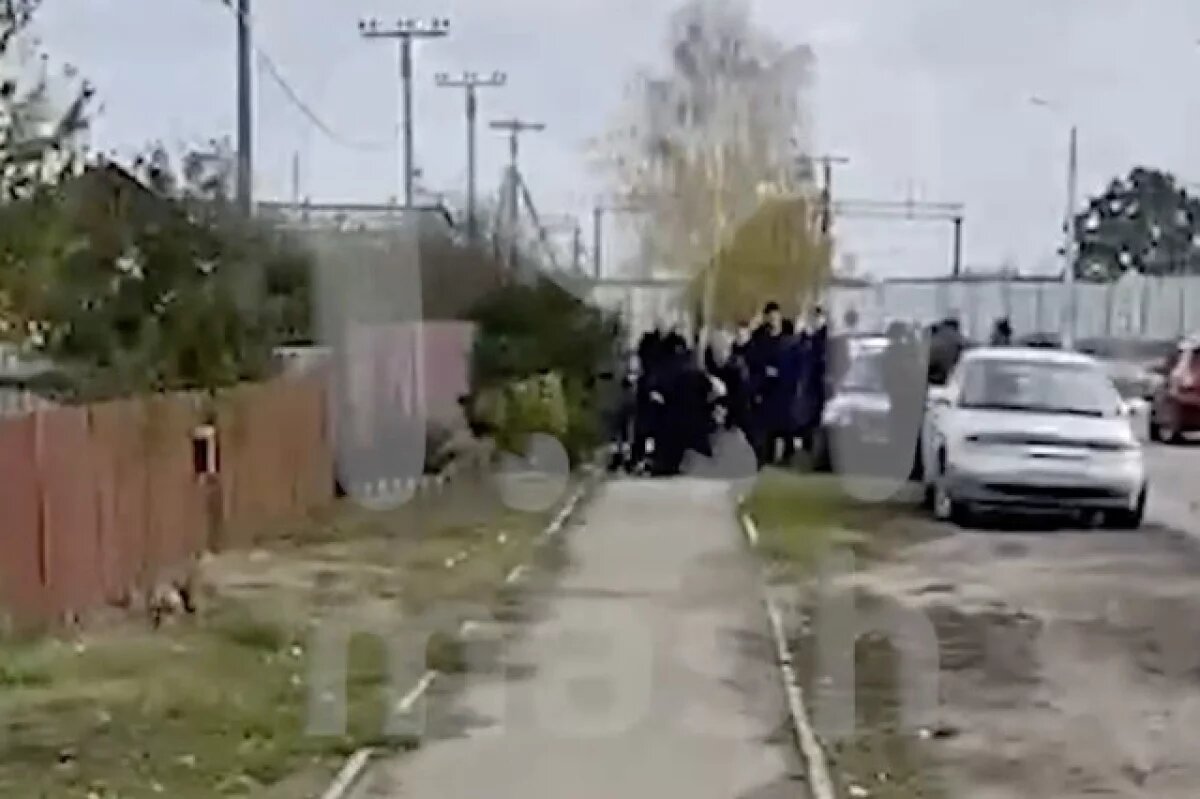    Сбежавшие из липецкой колонии сделали подкоп самодельными лопатами