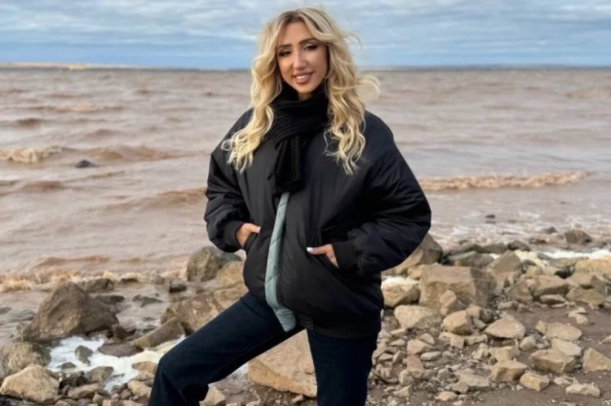    «Красота у вас» - призналась блогер Татарка FM на берегу Волги в Волгограде