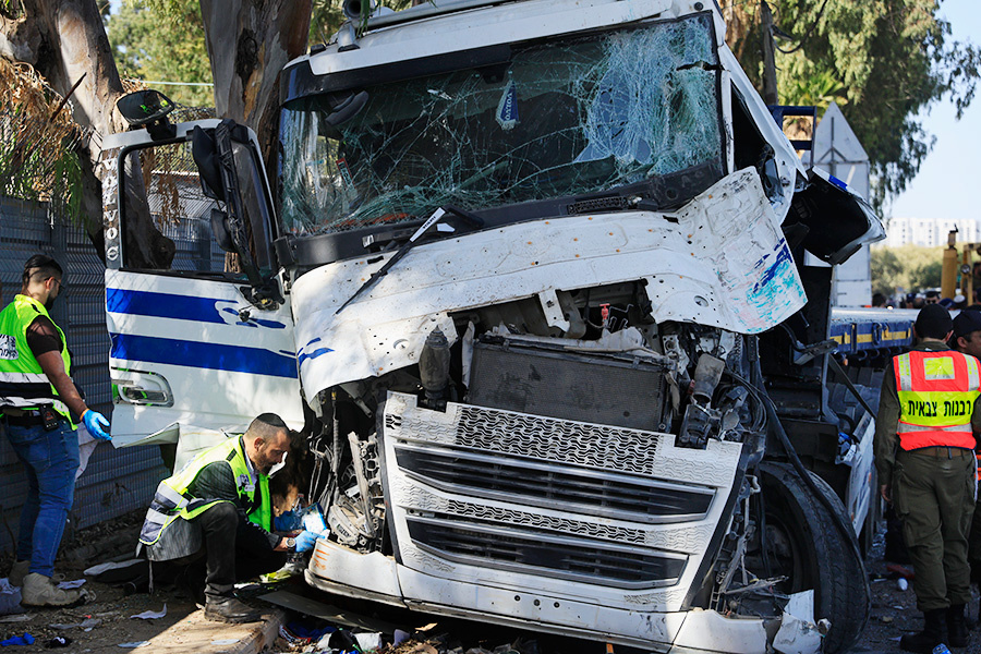    Amir Levy / Getty Images