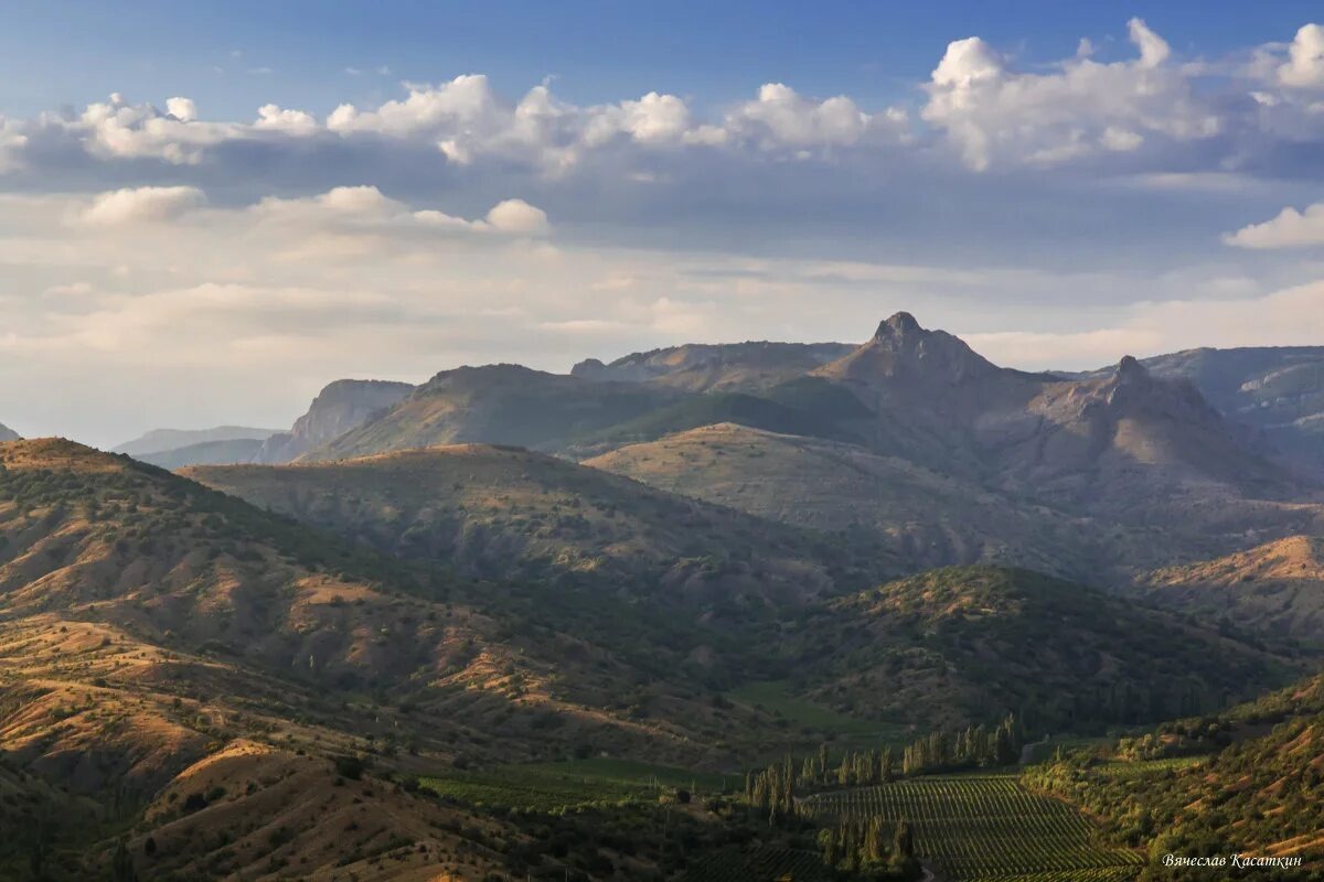 Фото пейзажа горного Крыма вблизи центра оздоровления Неумывакина - на Южном берегу