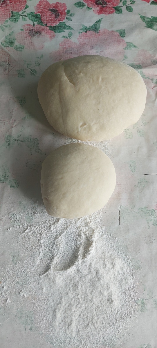 На него  нам понадобится дрожжевое тесто.