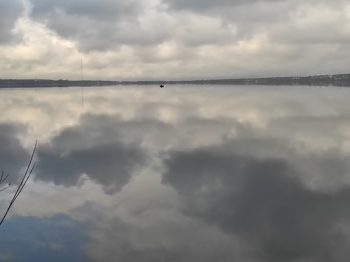 Одинокая лодка 