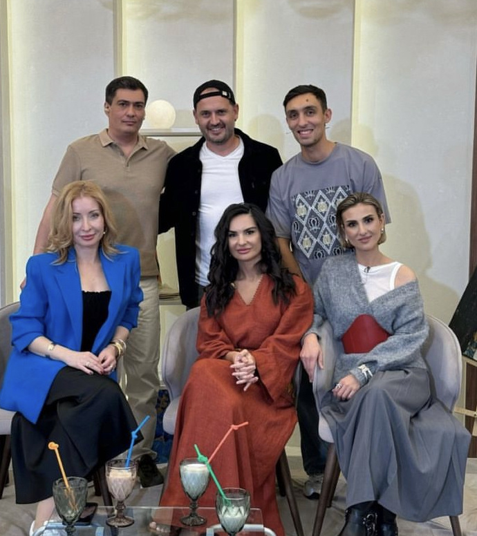 *слева-направо: Ление Измайлова, Сулейман Умеров, Севиля Картакаева, Длявер Дваджиев , Сусанна Халилова, Алим Аблаев