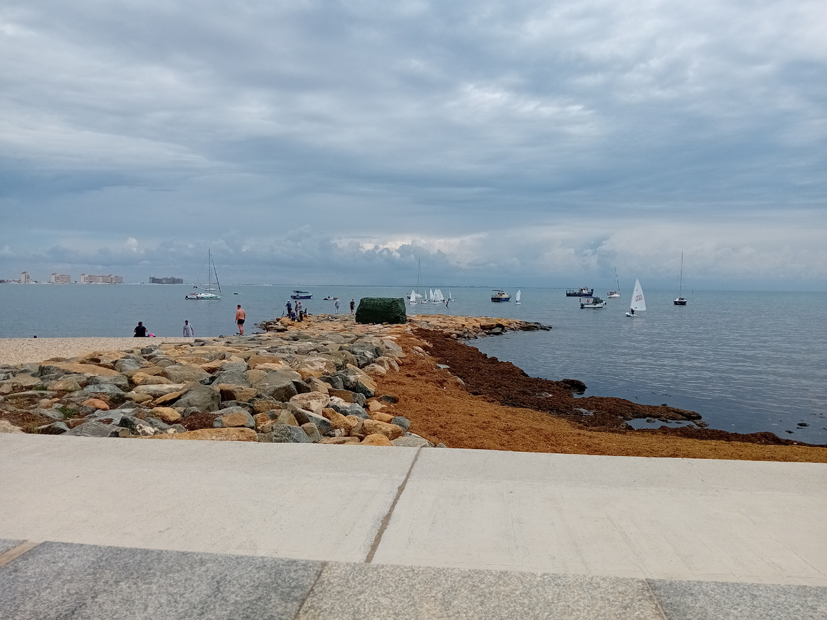 Личные фото.