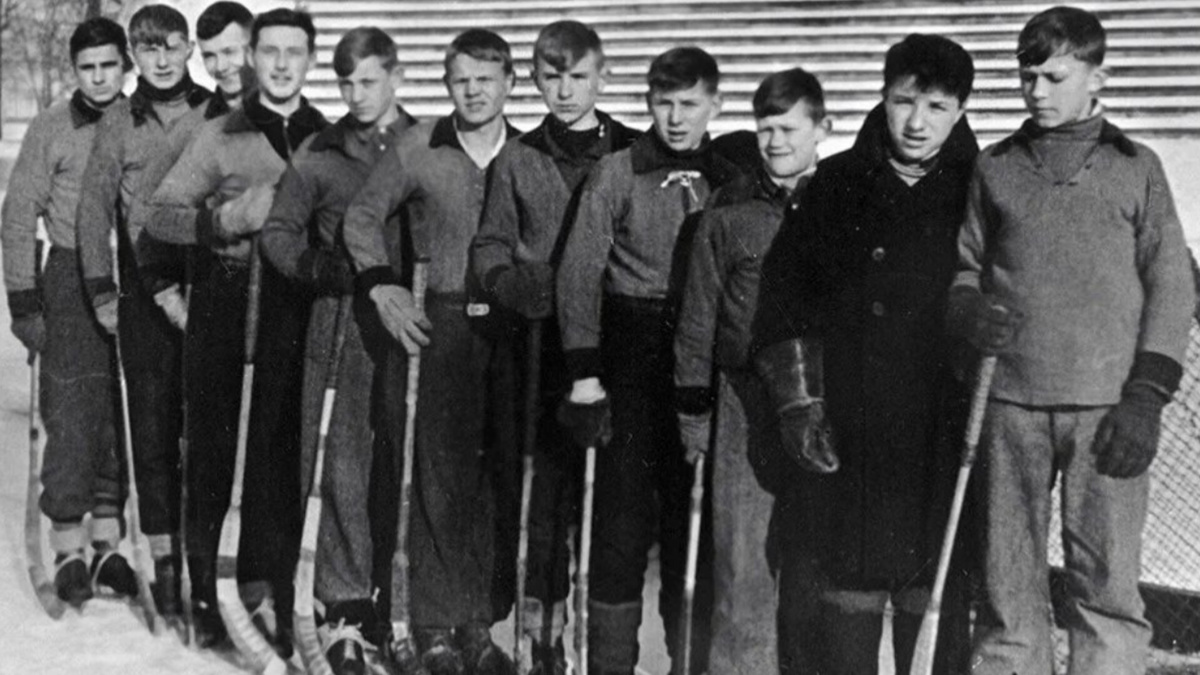 ДЕТСТВО ВСЕВОЛОДА БОБРОВА