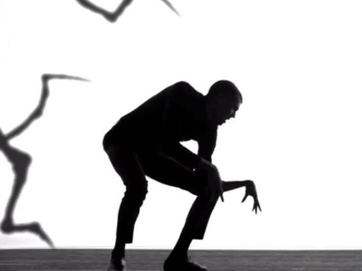 Кадр из клипа на песню “Quand c’est?”