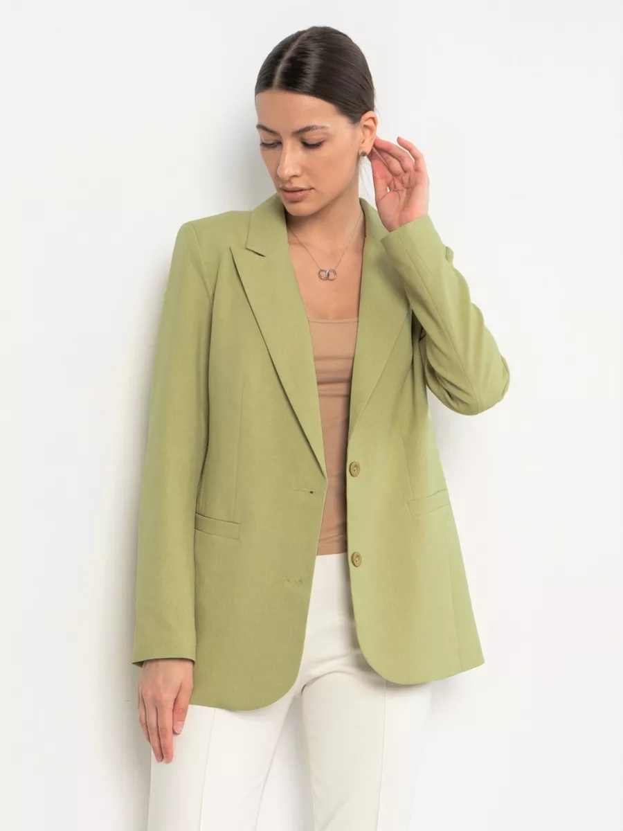 Листайте галерею, чтобы посмотреть на то, как жакет сидит на мне в реальности