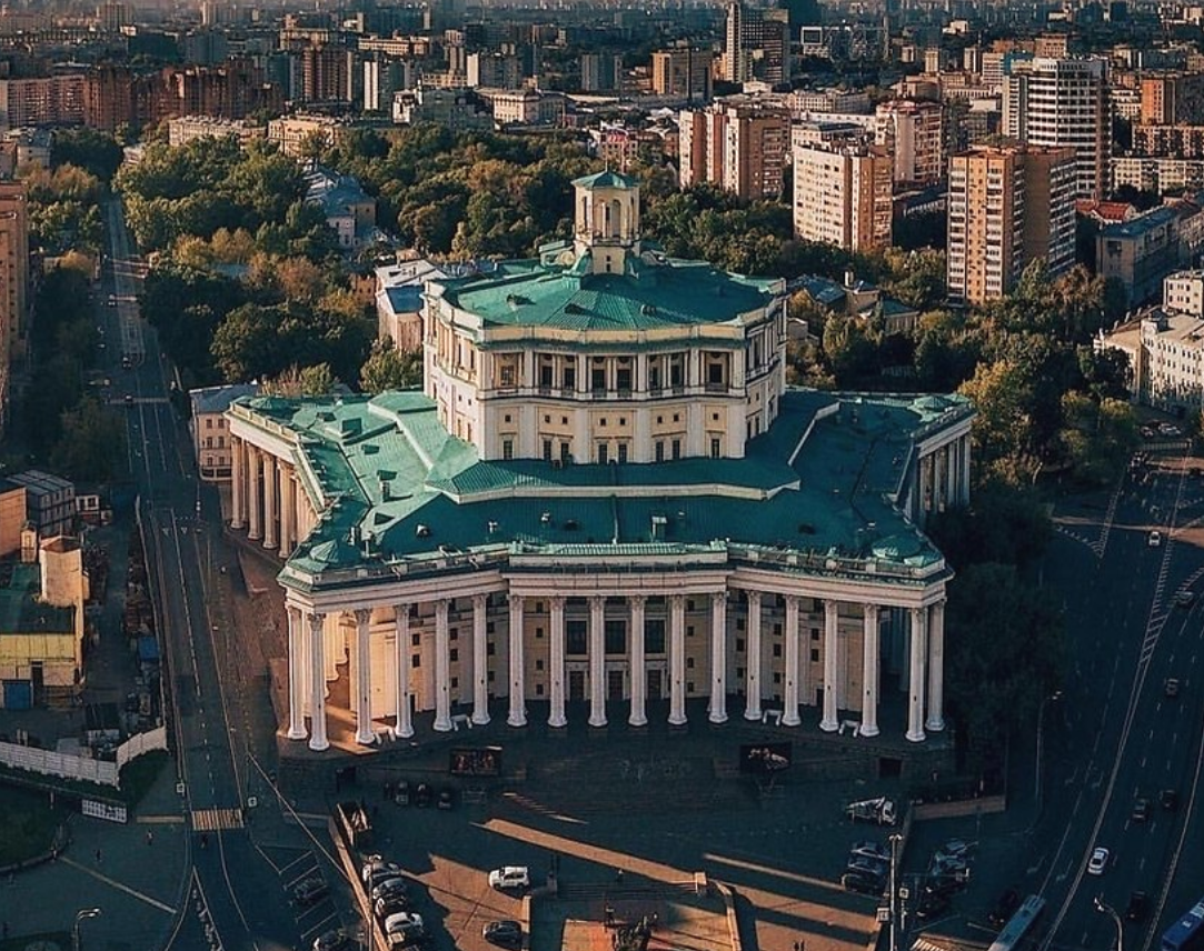 Здание Театра Красной армии (сейчас Центральный академический театр российской армии)