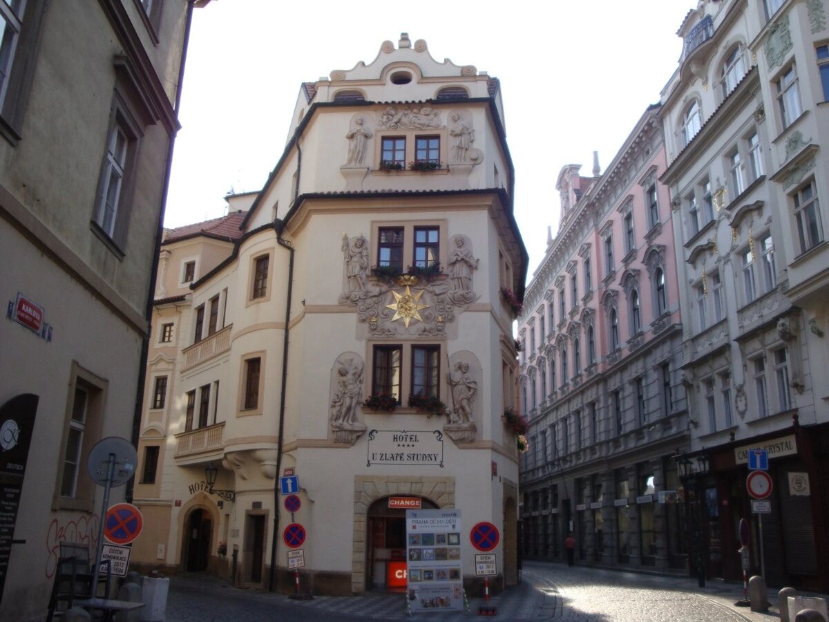 Утро в Праге