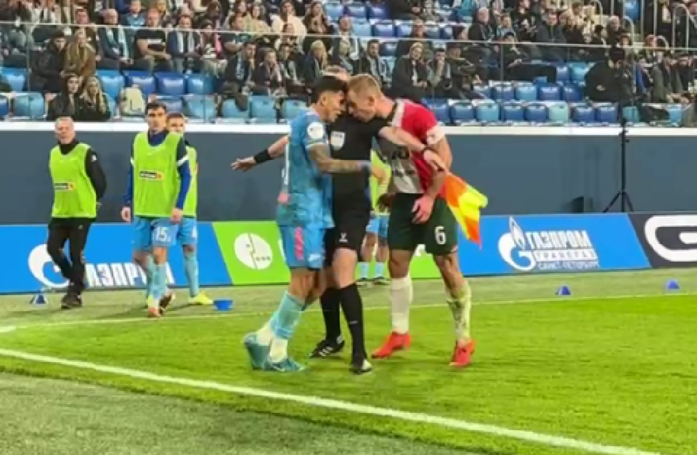 Густаво Мантуан и Дмитрий Баринов после матча повздорили. Фото: соцсети